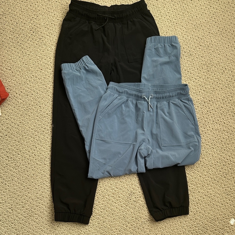 Athleta Girl Joggers Size small/ 7